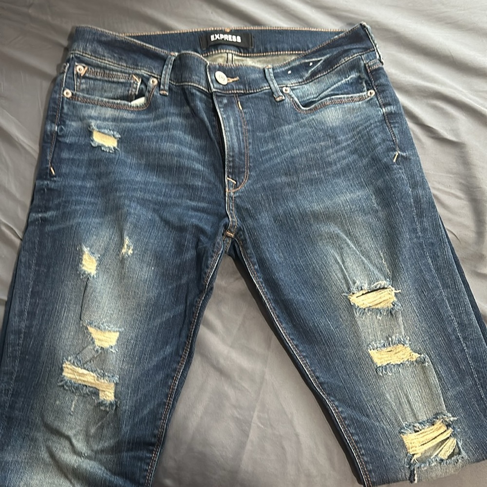 Distressed jeans - Picture 2 of 3